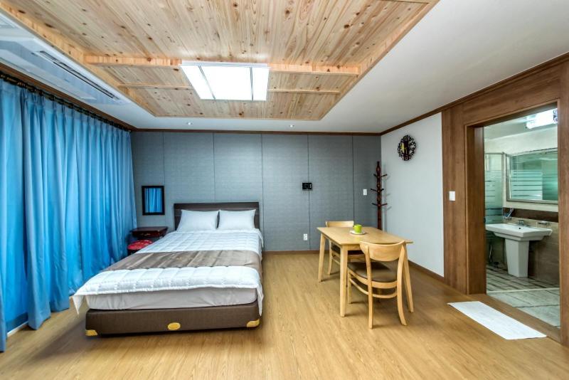 Sea And Wave Guest House Seogwipo Eksteriør bilde